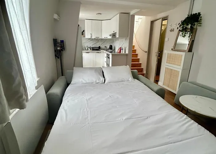 La Belle Deauvillaise