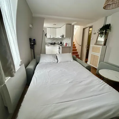 La Belle Deauvillaise